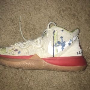 Kyrie 5 bandulu size 8 barley worn